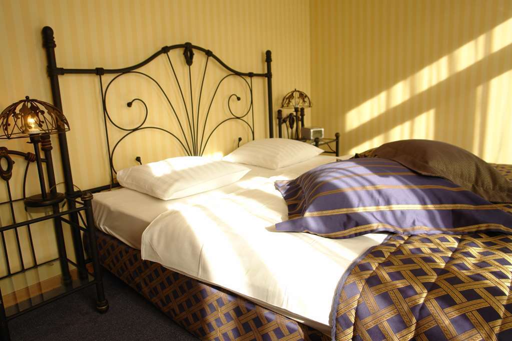 Restaurant Oolderhof Bv Hotel Roermond Bilik gambar